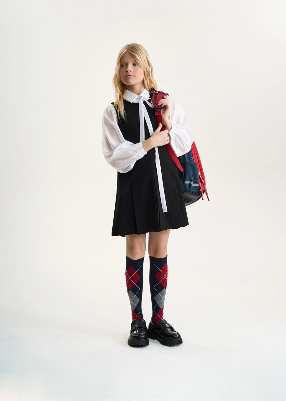1_schola_devochka_v_sarafane